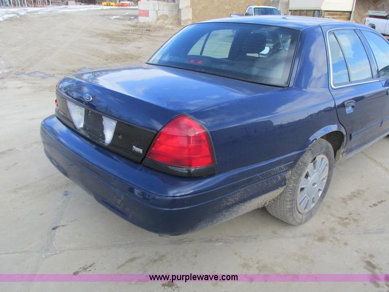 image for item I4064 2010 Ford Crown Victoria Police Interceptor