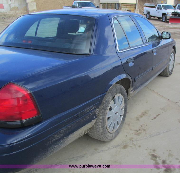 image for item I4064 2010 Ford Crown Victoria Police Interceptor