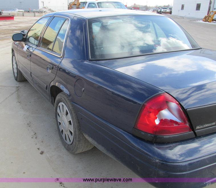 image for item I4064 2010 Ford Crown Victoria Police Interceptor