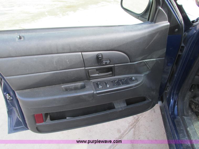 image for item I4064 2010 Ford Crown Victoria Police Interceptor