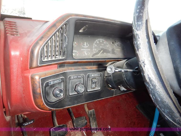 image for item I5080 1990 Ford F150 XLT Lariat pickup truck