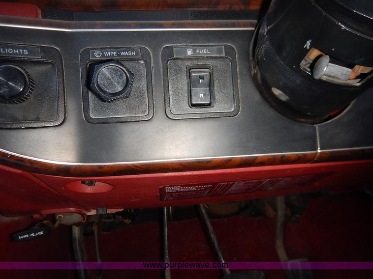 image for item I5080 1990 Ford F150 XLT Lariat pickup truck