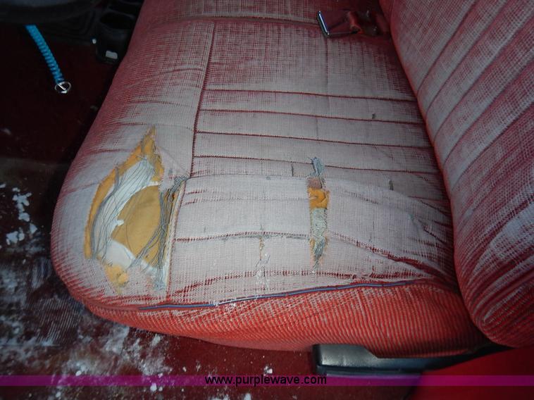 image for item I5080 1990 Ford F150 XLT Lariat pickup truck