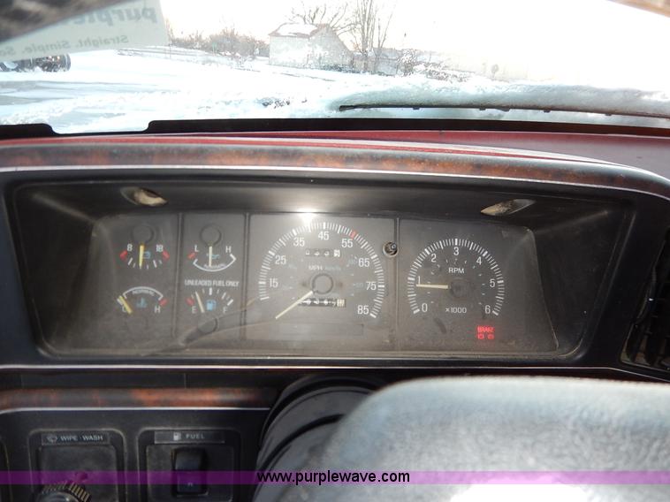 image for item I5080 1990 Ford F150 XLT Lariat pickup truck