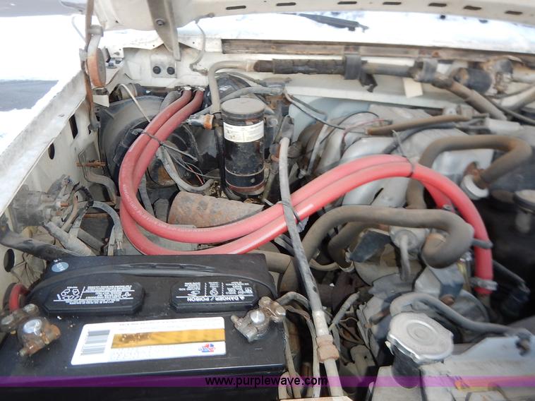 image for item I5080 1990 Ford F150 XLT Lariat pickup truck