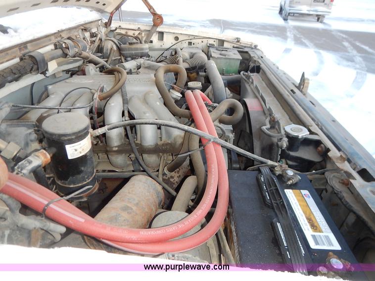 image for item I5080 1990 Ford F150 XLT Lariat pickup truck