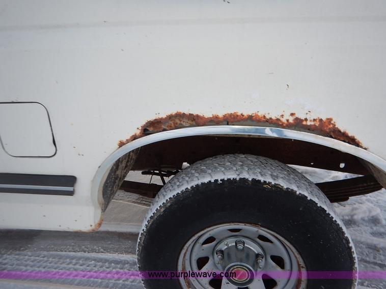 image for item I5080 1990 Ford F150 XLT Lariat pickup truck