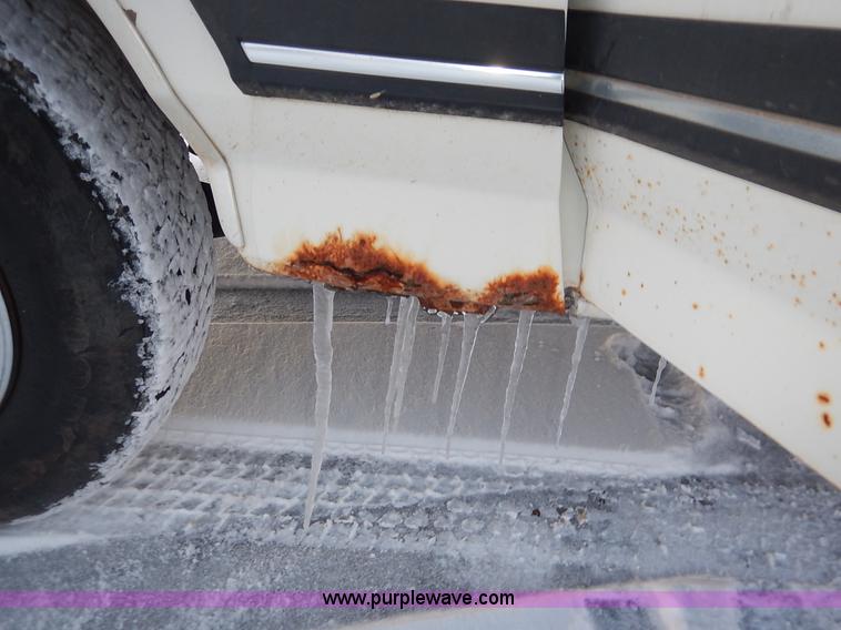 image for item I5080 1990 Ford F150 XLT Lariat pickup truck