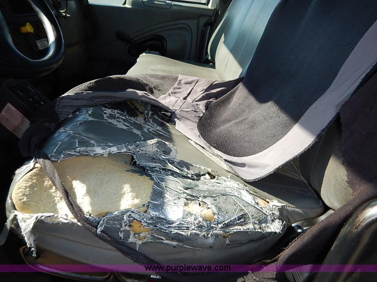 image for item I5088 2007 International 7400 refuse truck