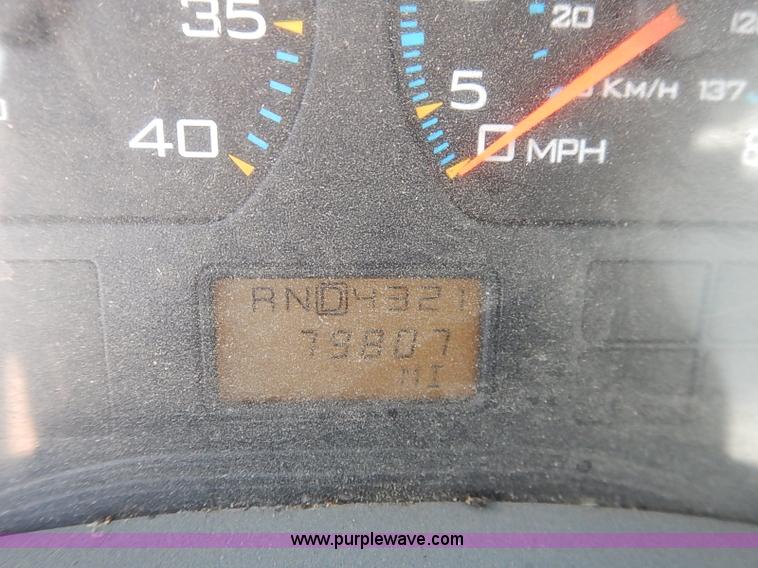 image for item I5088 2007 International 7400 refuse truck