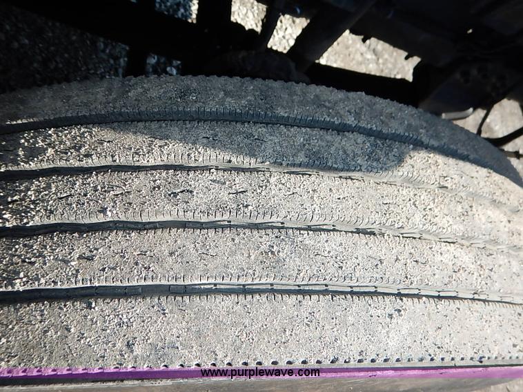 image for item I5088 2007 International 7400 refuse truck