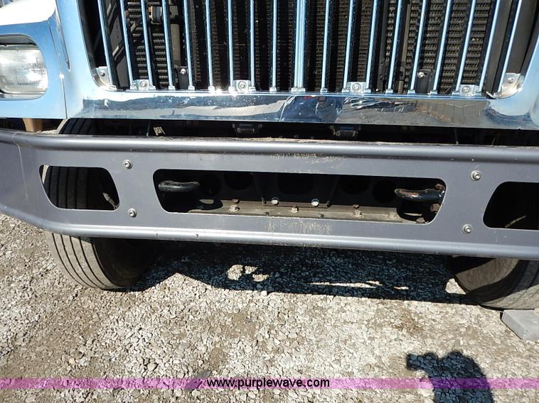 image for item I5088 2007 International 7400 refuse truck