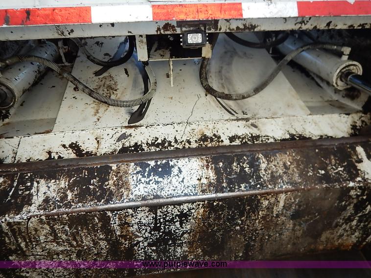 image for item I5088 2007 International 7400 refuse truck