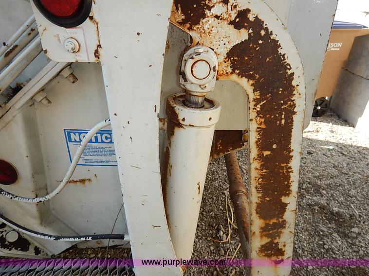 image for item I5088 2007 International 7400 refuse truck