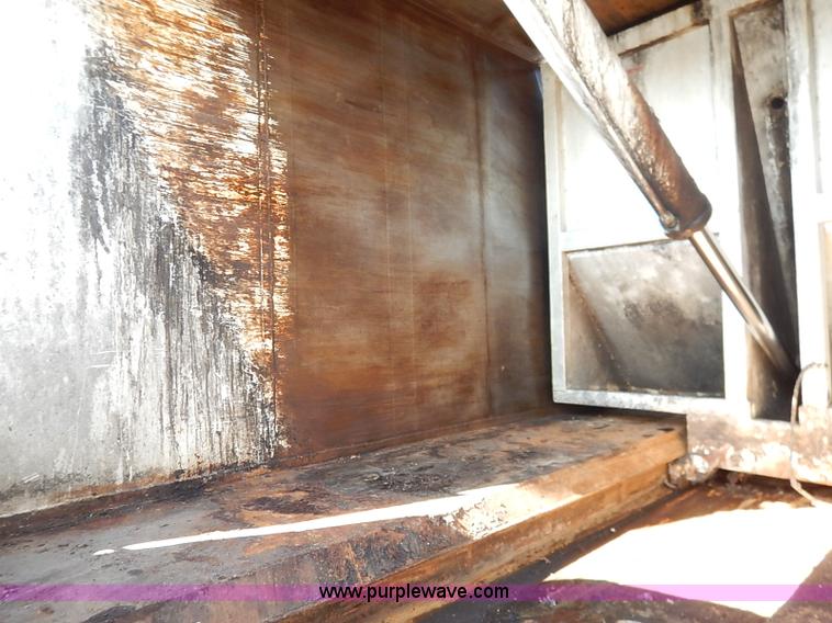 image for item I5088 2007 International 7400 refuse truck