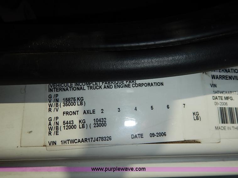 image for item I5088 2007 International 7400 refuse truck