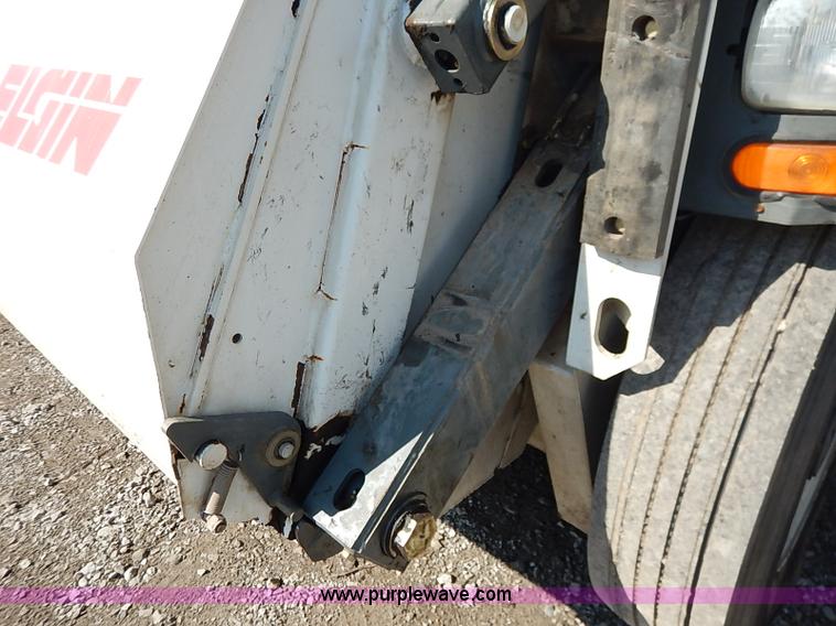 image for item I5090 2006 Elgin Pelican street sweeper