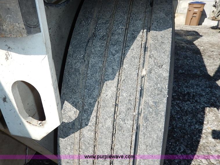 image for item I5090 2006 Elgin Pelican street sweeper