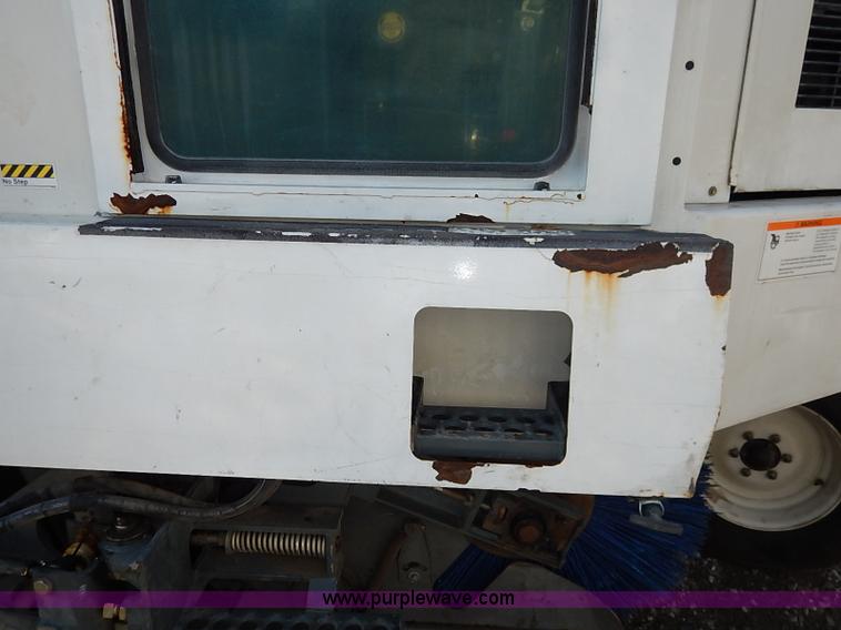 image for item I5090 2006 Elgin Pelican street sweeper