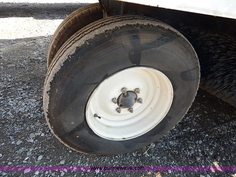 image for item I5090 2006 Elgin Pelican street sweeper