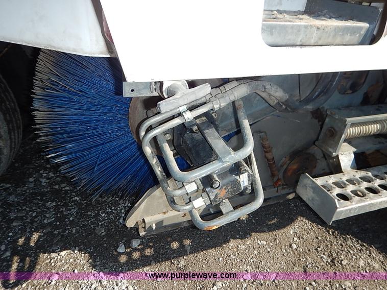 image for item I5090 2006 Elgin Pelican street sweeper
