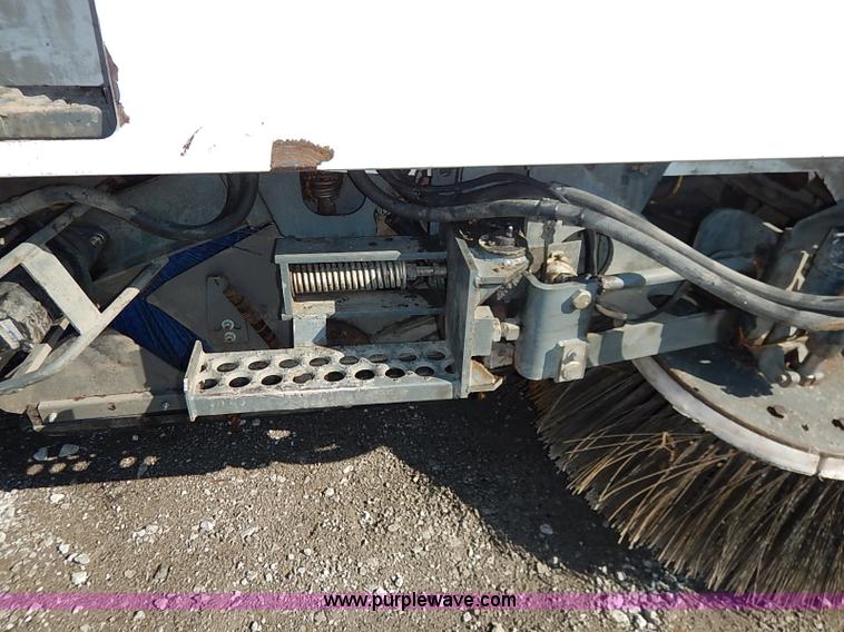 image for item I5090 2006 Elgin Pelican street sweeper