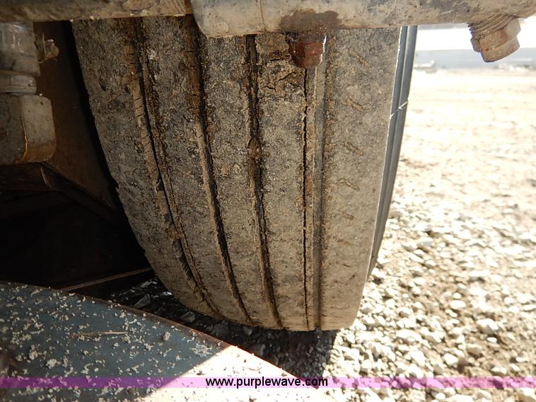 image for item I5090 2006 Elgin Pelican street sweeper