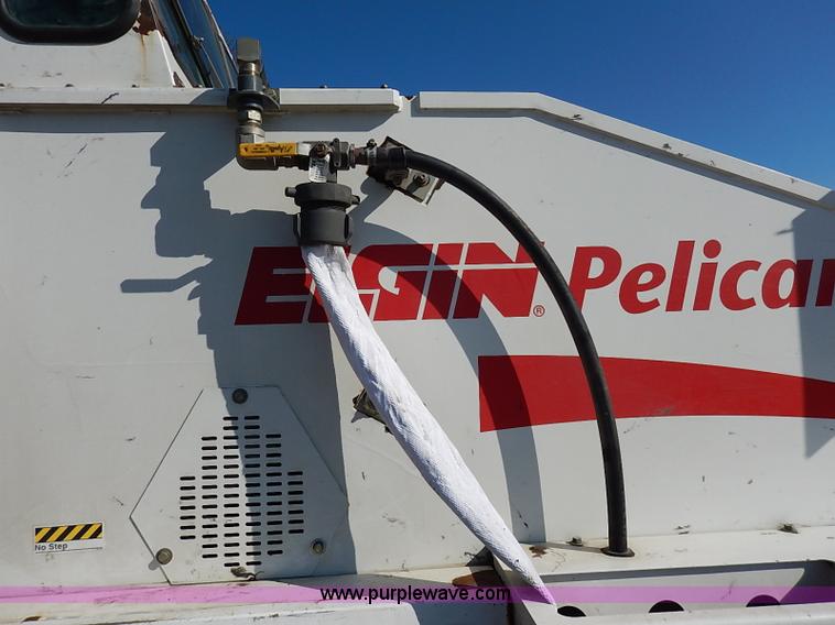 image for item I5090 2006 Elgin Pelican street sweeper