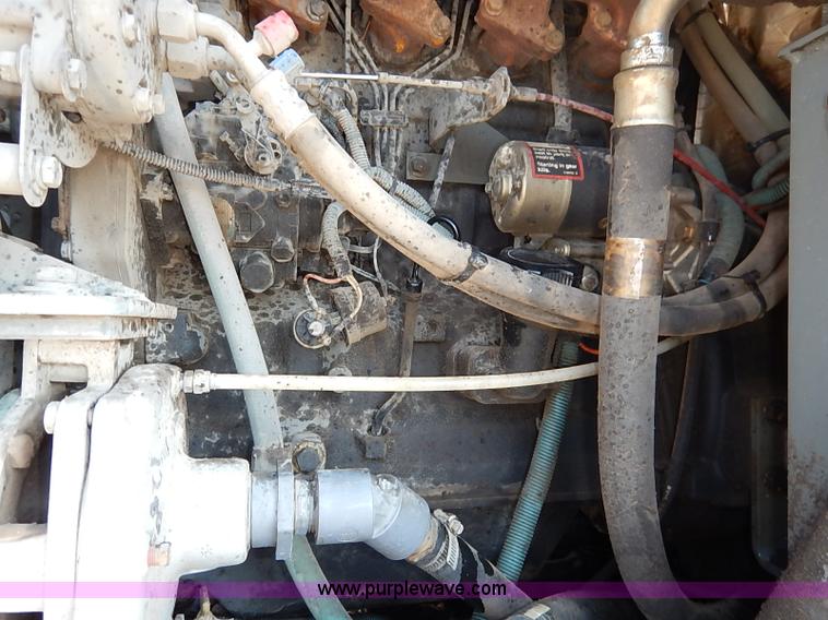 image for item I5090 2006 Elgin Pelican street sweeper