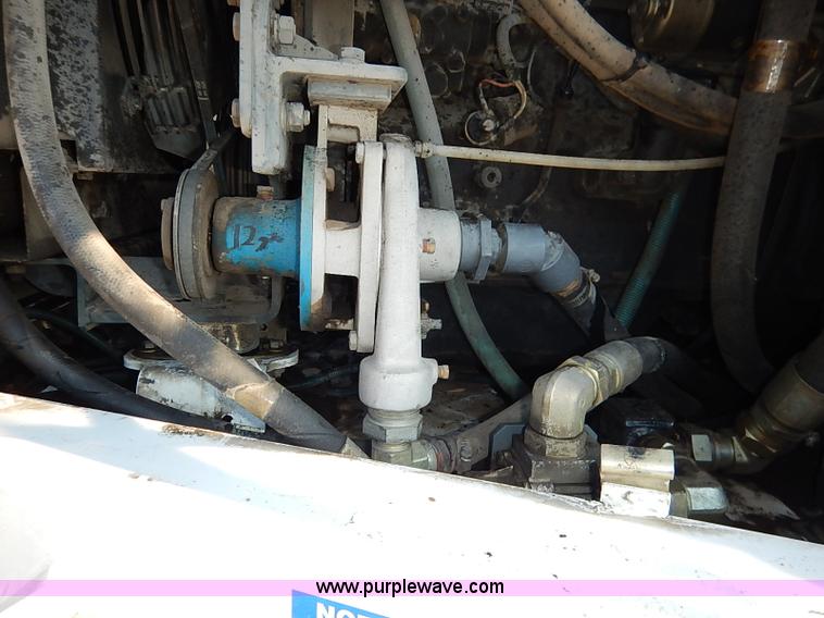 image for item I5090 2006 Elgin Pelican street sweeper