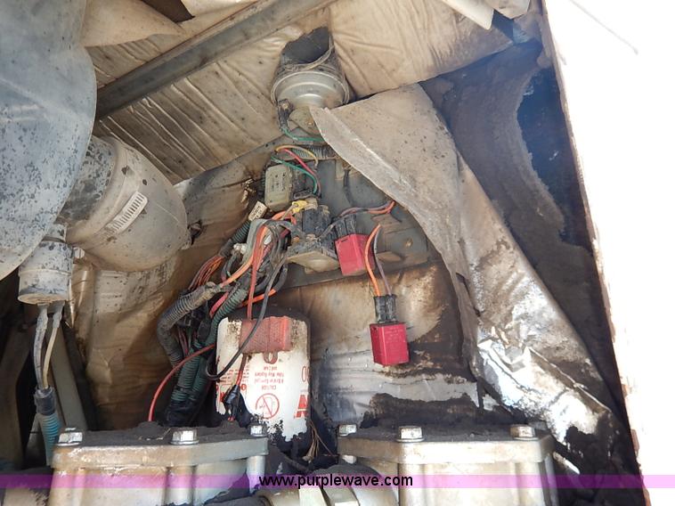 image for item I5090 2006 Elgin Pelican street sweeper