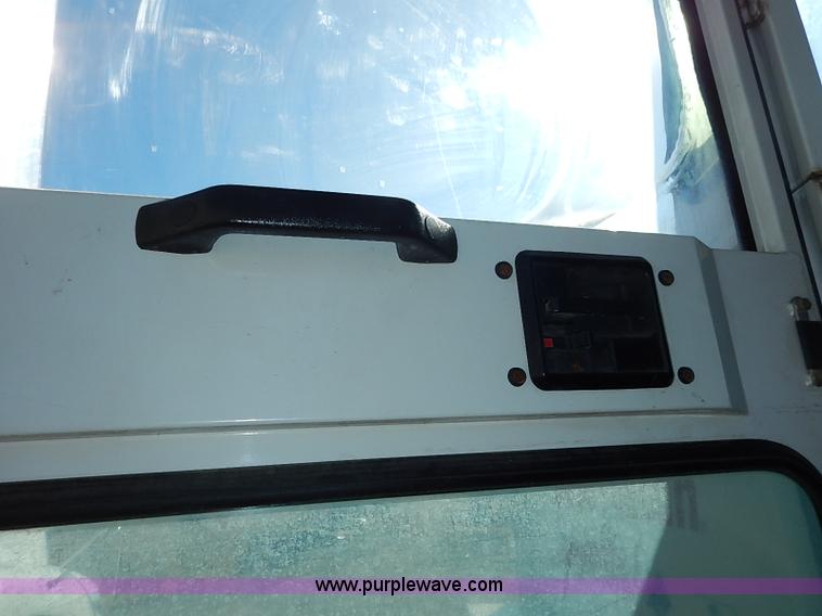 image for item I5090 2006 Elgin Pelican street sweeper