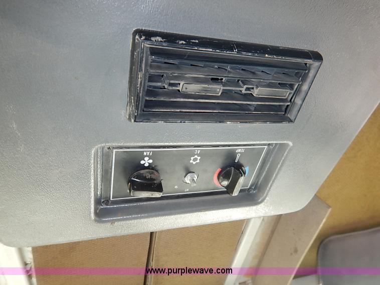 image for item I5090 2006 Elgin Pelican street sweeper