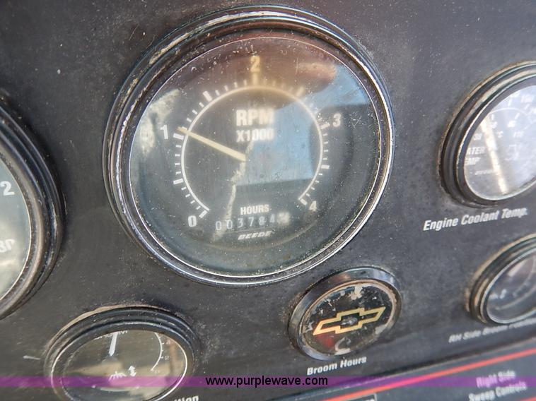 image for item I5090 2006 Elgin Pelican street sweeper