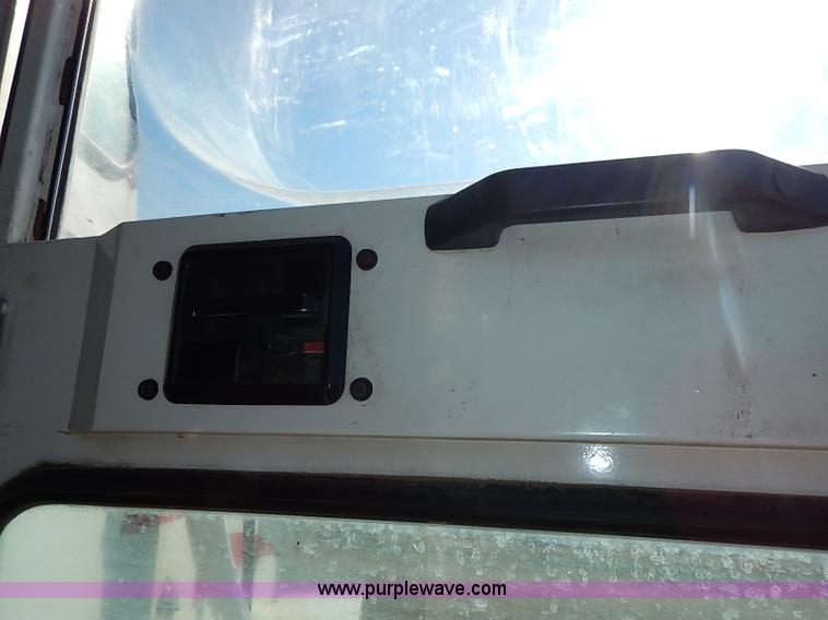 image for item I5090 2006 Elgin Pelican street sweeper