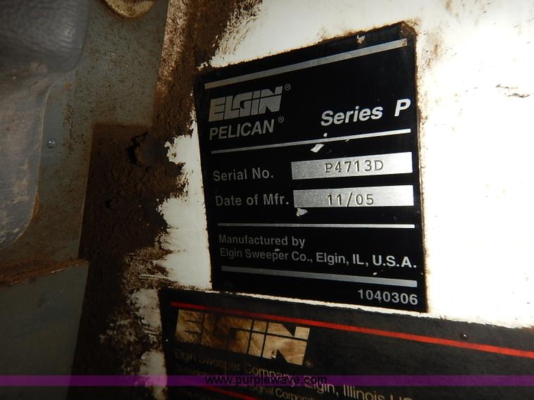 image for item I5090 2006 Elgin Pelican street sweeper