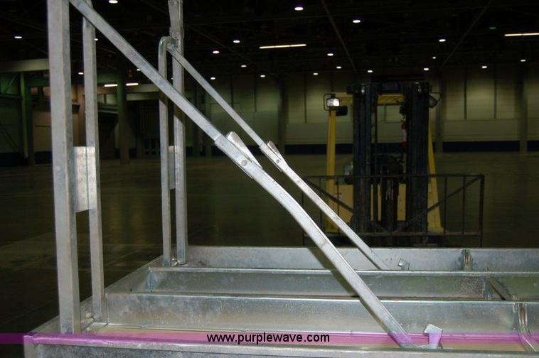 image for item I5094 Wenger stage