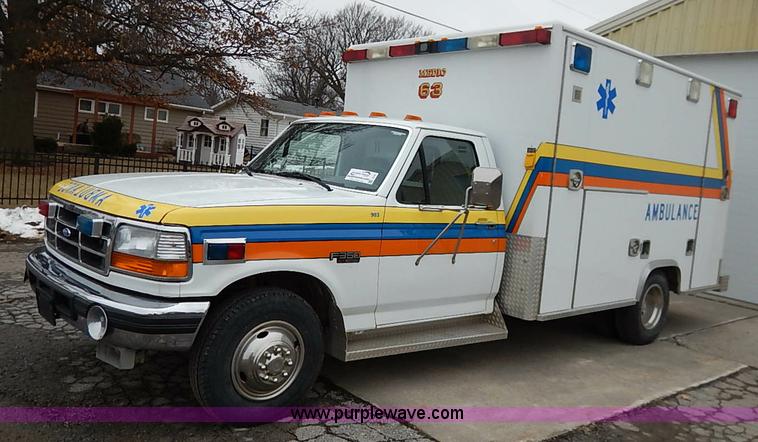 image for item I5121 1995 Ford F350 XLT ambulance