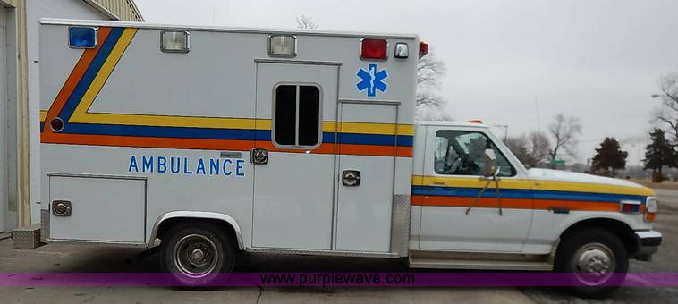 image for item I5121 1995 Ford F350 XLT ambulance