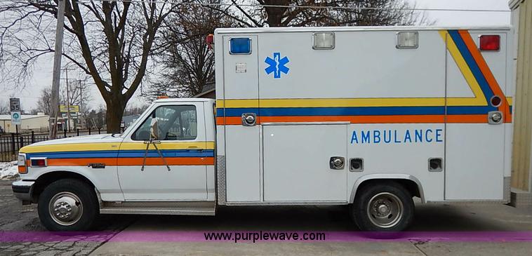image for item I5121 1995 Ford F350 XLT ambulance
