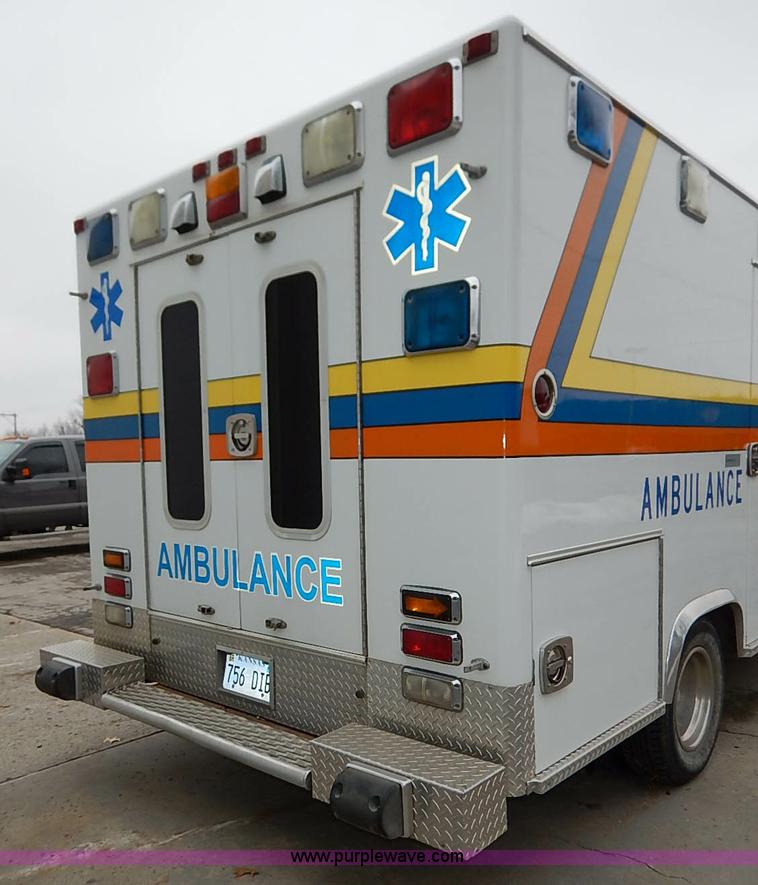 image for item I5121 1995 Ford F350 XLT ambulance