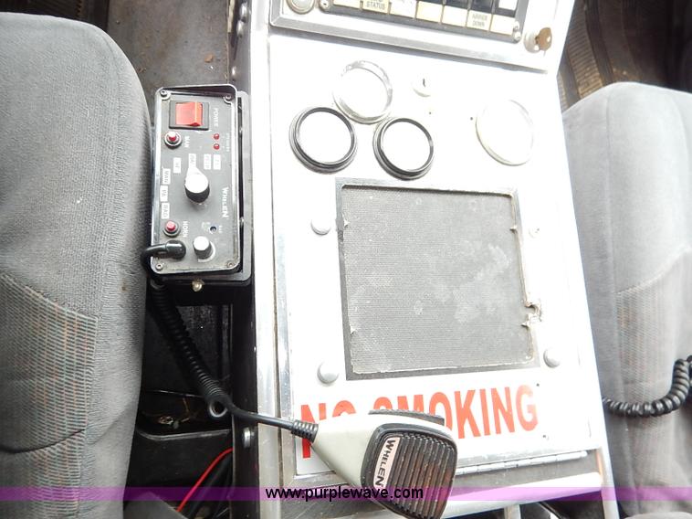 image for item I5121 1995 Ford F350 XLT ambulance