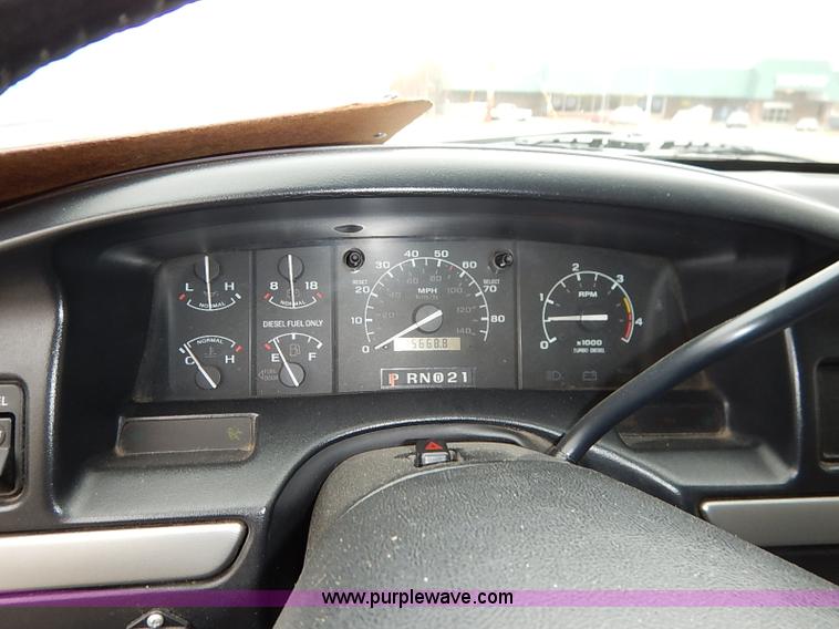 image for item I5121 1995 Ford F350 XLT ambulance