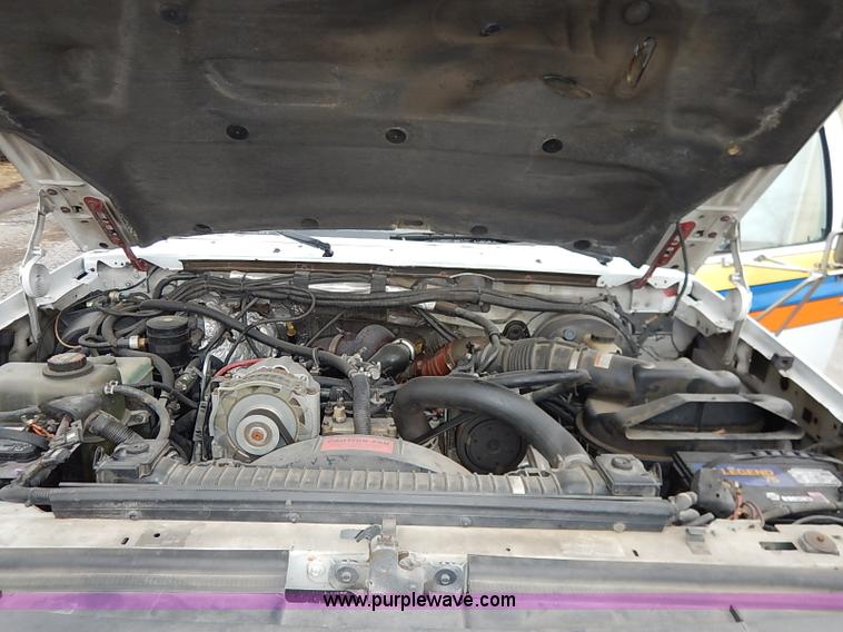 image for item I5121 1995 Ford F350 XLT ambulance