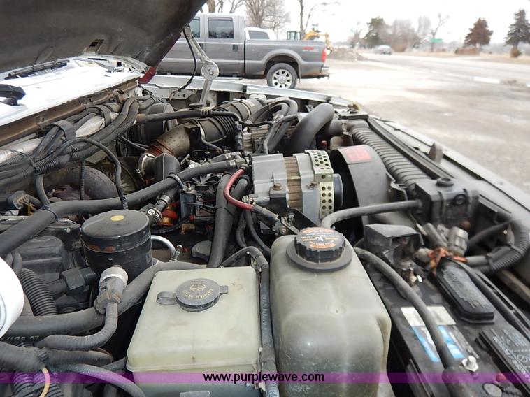 image for item I5121 1995 Ford F350 XLT ambulance