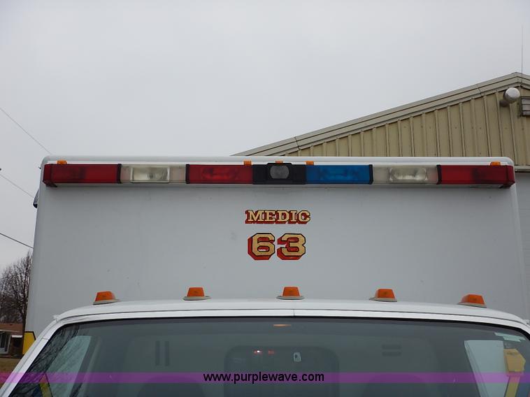 image for item I5121 1995 Ford F350 XLT ambulance