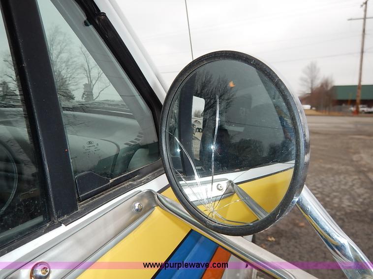 image for item I5121 1995 Ford F350 XLT ambulance