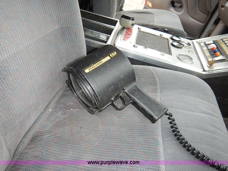 image for item I5121 1995 Ford F350 XLT ambulance