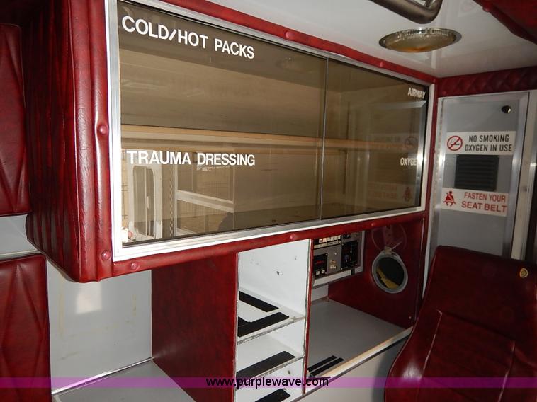 image for item I5121 1995 Ford F350 XLT ambulance