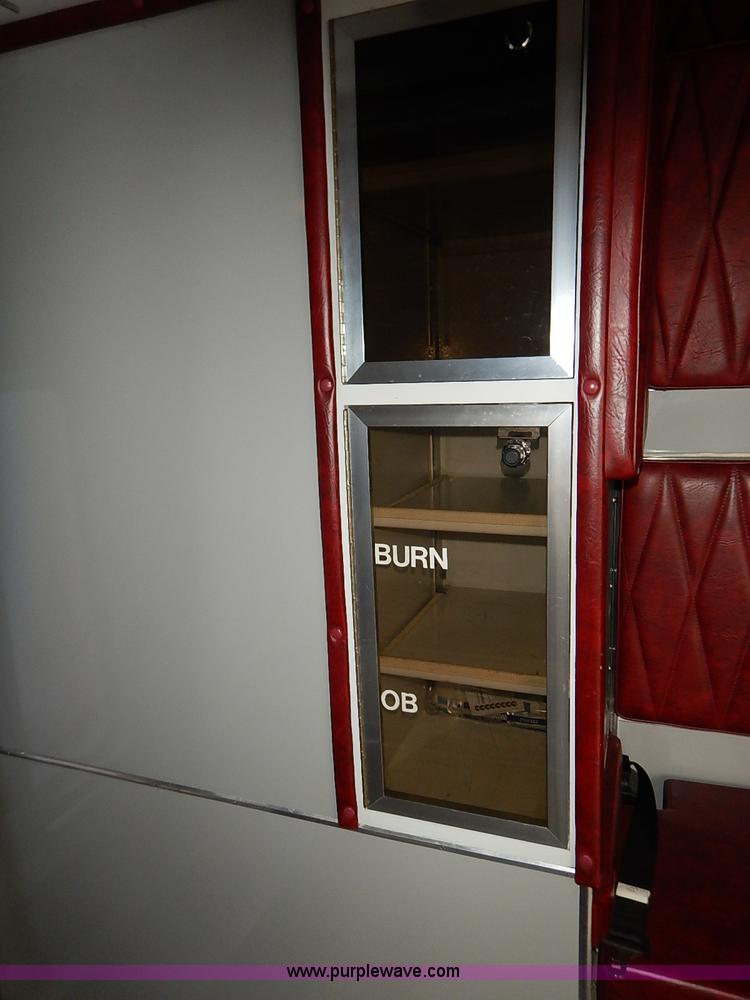 image for item I5121 1995 Ford F350 XLT ambulance